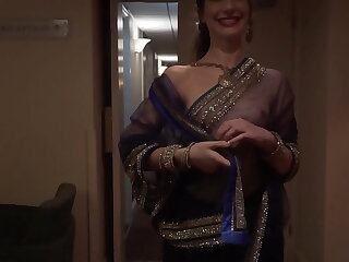 Indian Actress dare to walk naked in hotel with see through saree and guest see her